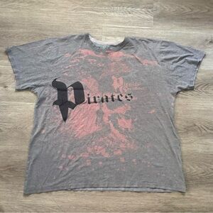 Vintage Pirates of the Caribbean Grey and red graphic tee Disney Size XL Y2K
